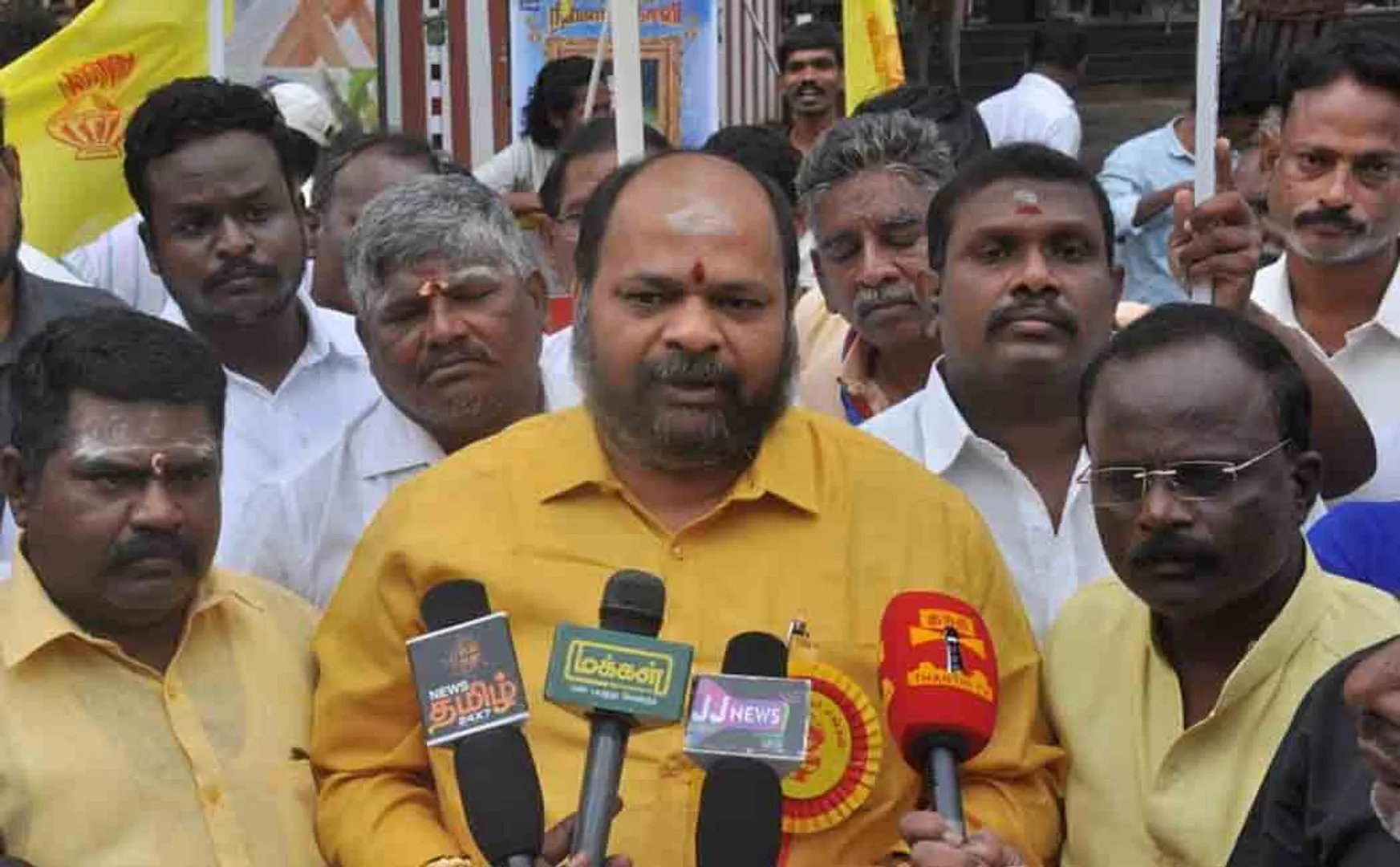  Vanniyar Sangam members protest against Tamil Nadu government